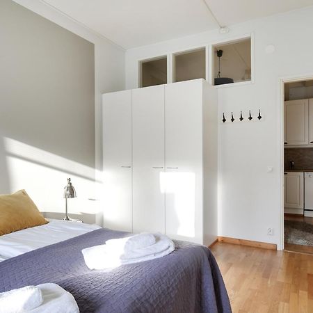 Kotimaailma Apartments Kamppi - 2Br In The City Center With Code Lock Helsinki Eksteriør billede