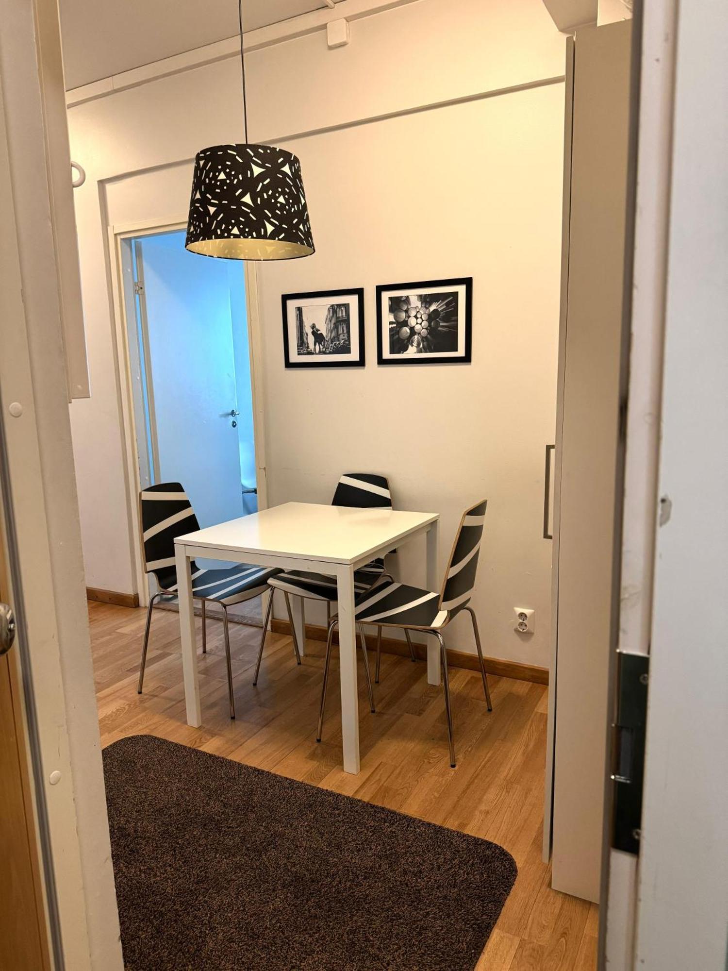 Kotimaailma Apartments Kamppi - 2Br In The City Center With Code Lock Helsinki Eksteriør billede